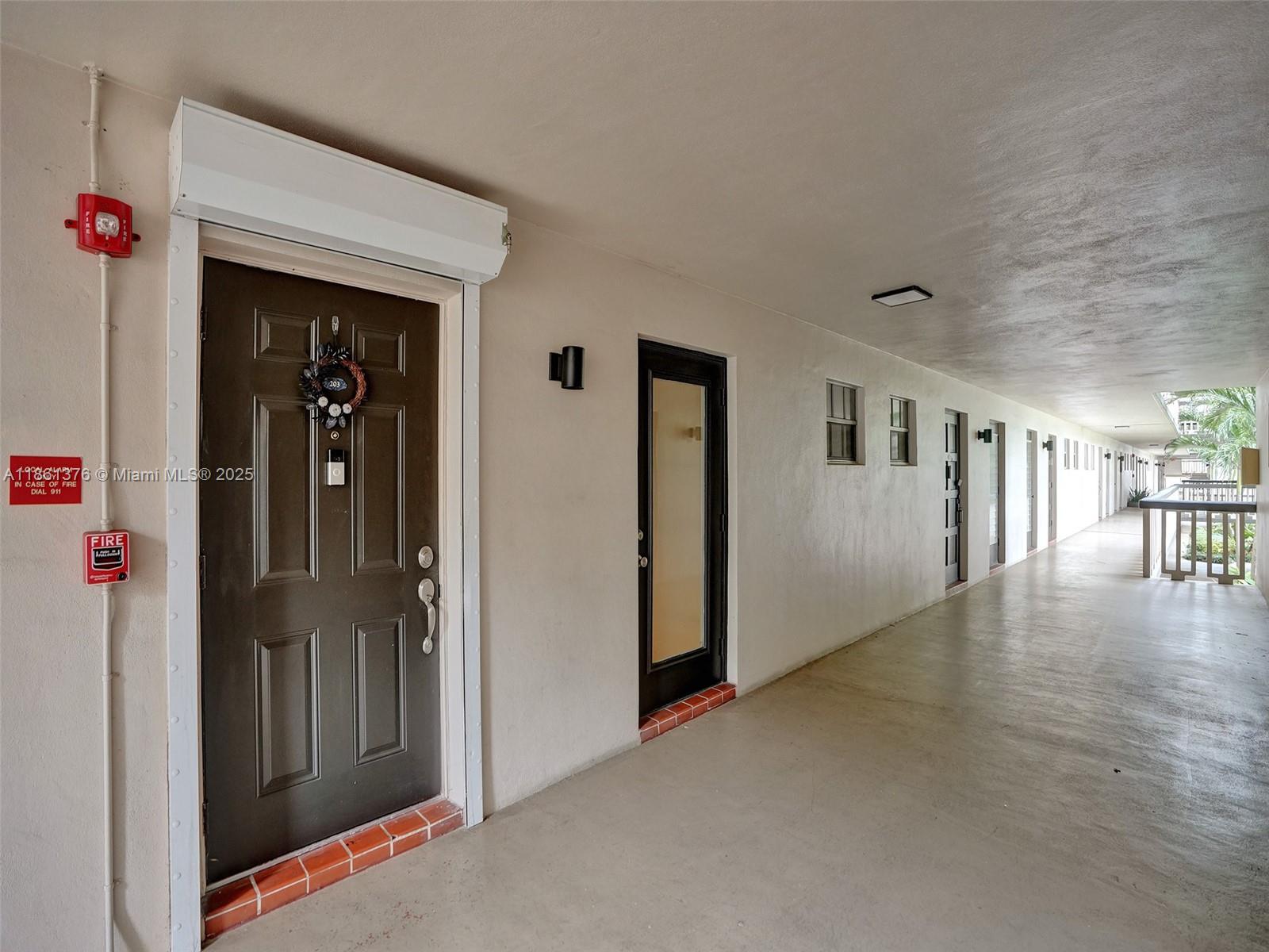 203 2 / 2 961 sq. ft. $ 2025-09-30 0 Photo