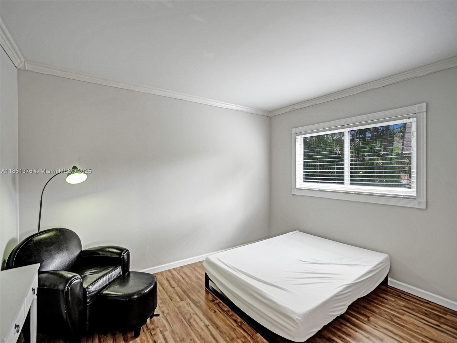 203 2 / 2 961 sq. ft. $ 2025-09-30 0 Photo