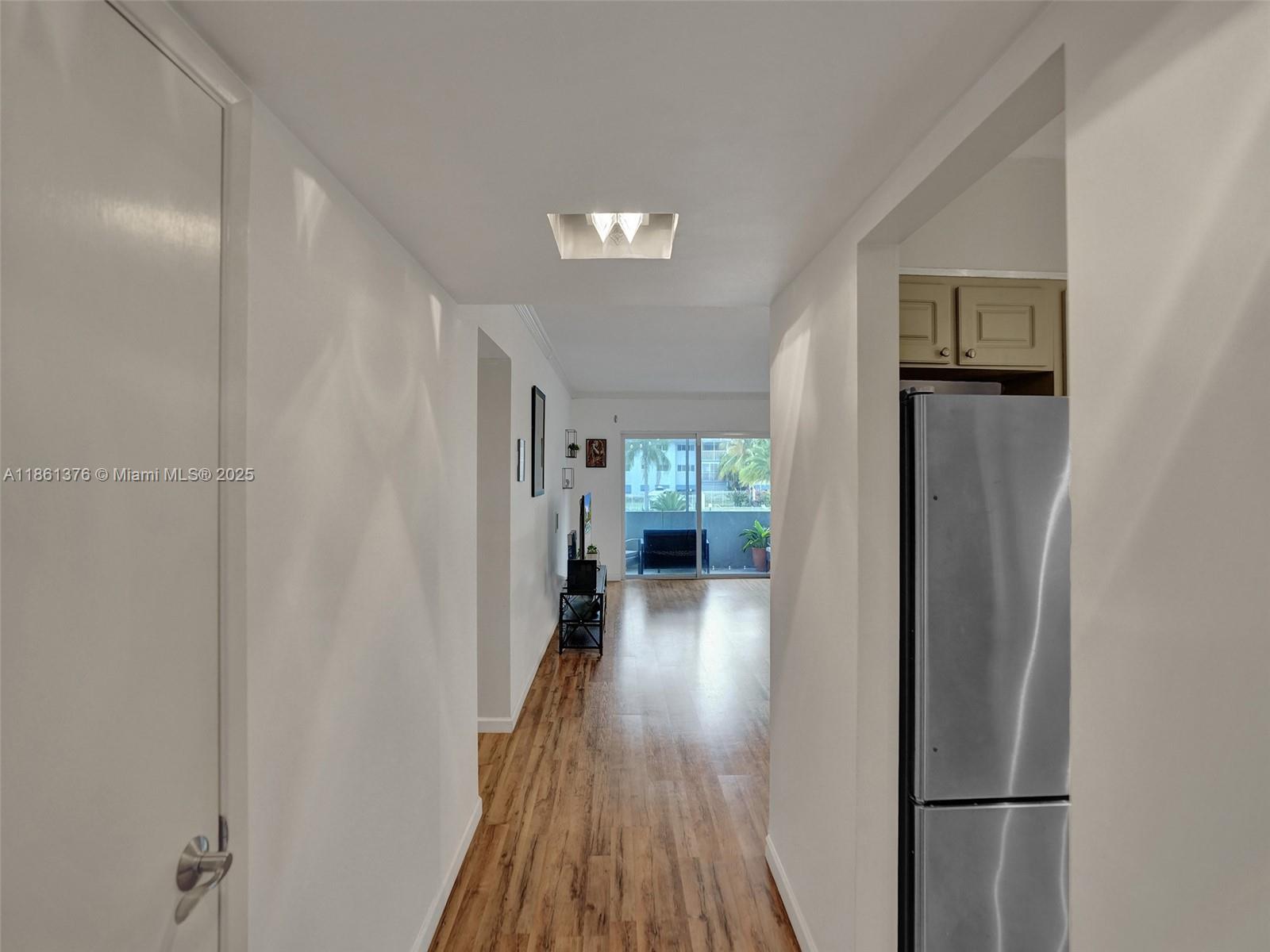 203 2 / 2 961 sq. ft. $ 2025-09-30 0 Photo