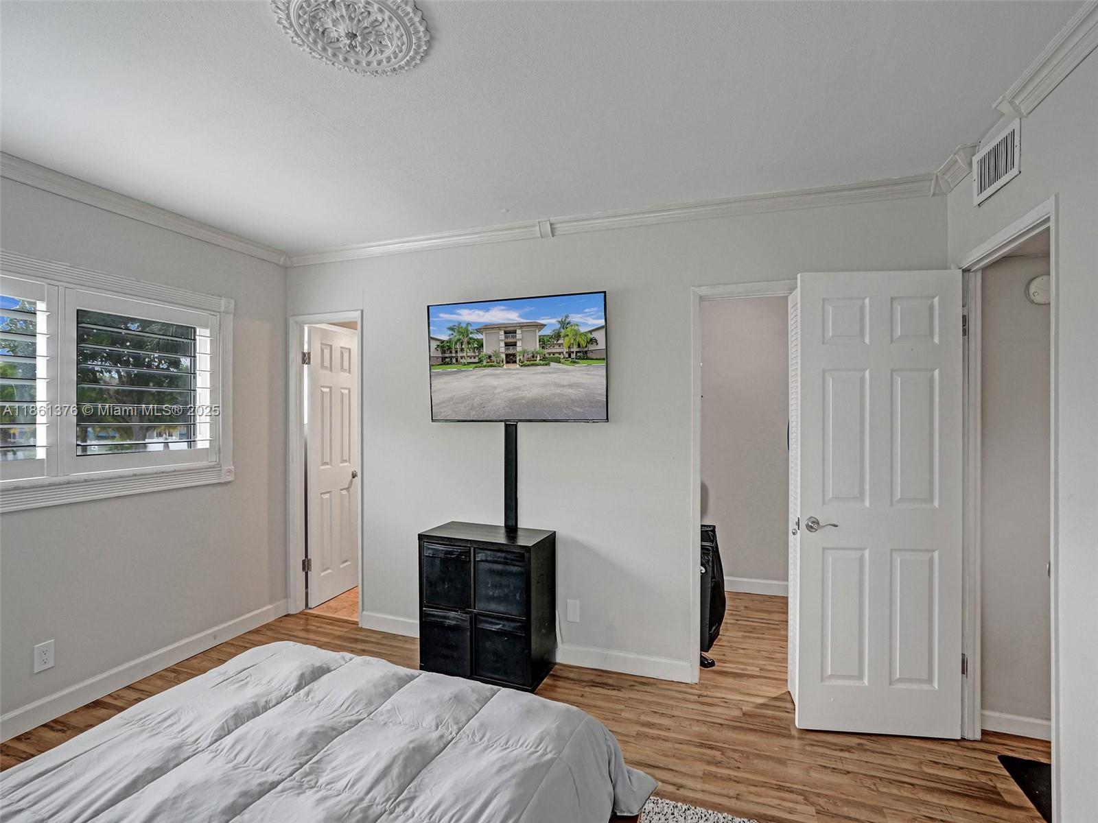 203 2 / 2 961 sq. ft. $ 2025-09-30 0 Photo