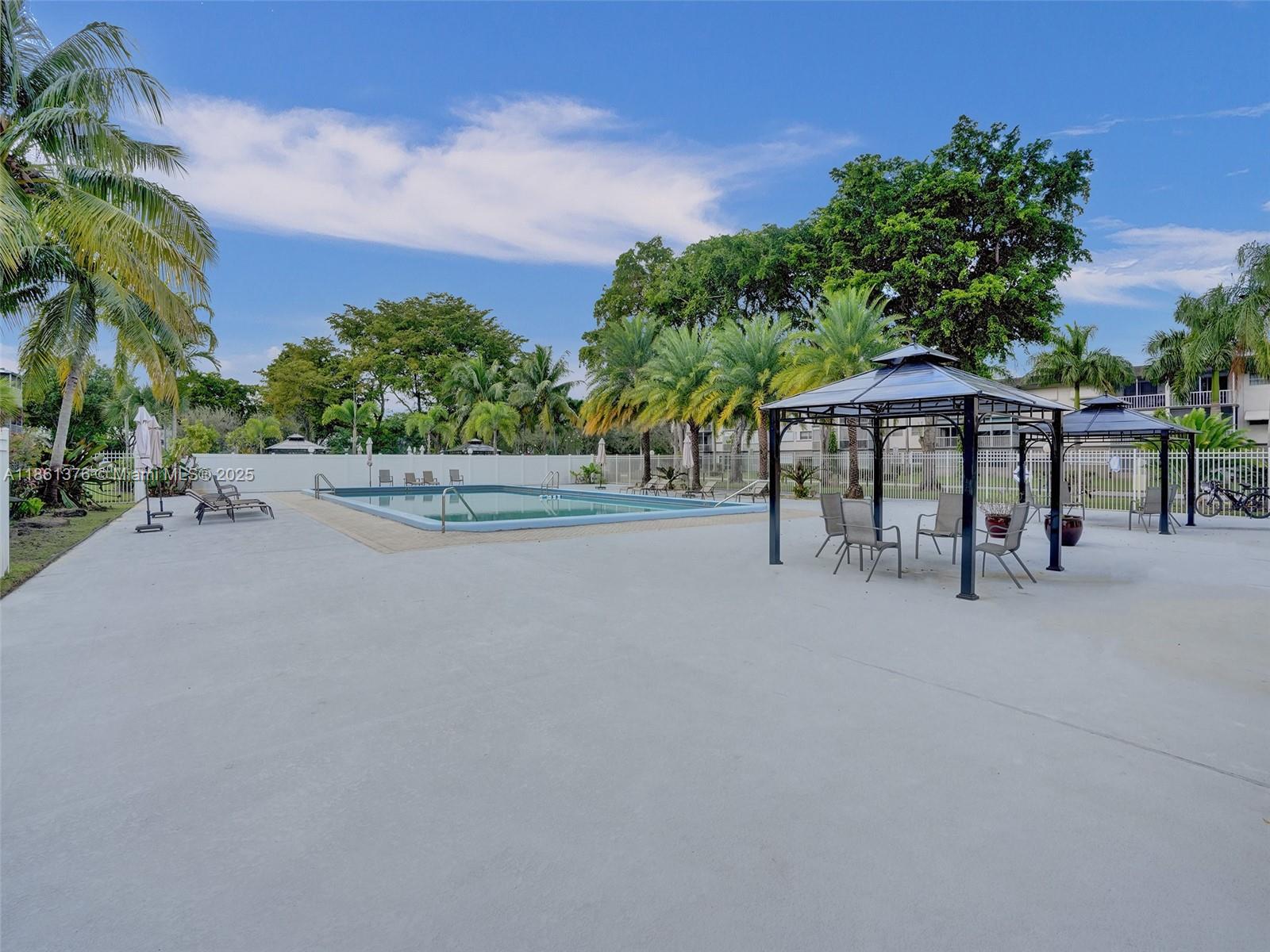 203 2 / 2 961 sq. ft. $ 2025-09-30 0 Photo