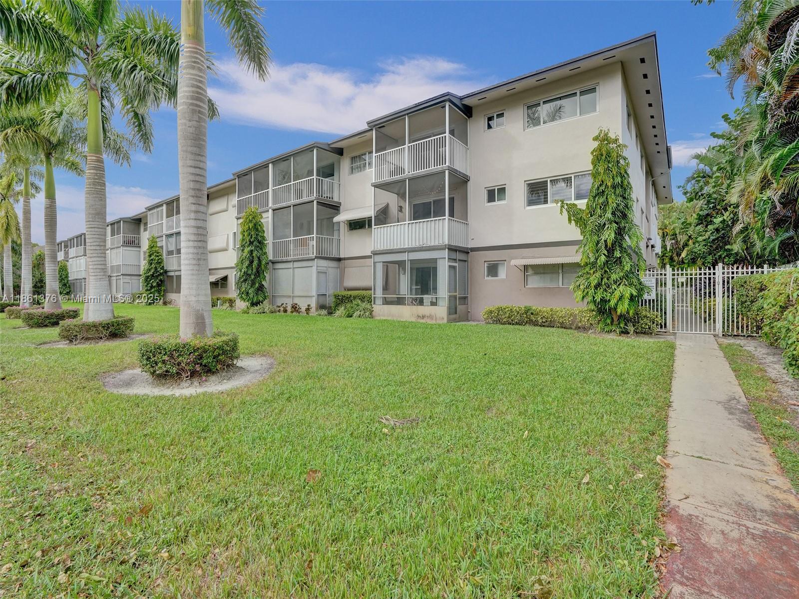 203 2 / 2 961 sq. ft. $ 2025-09-30 0 Photo
