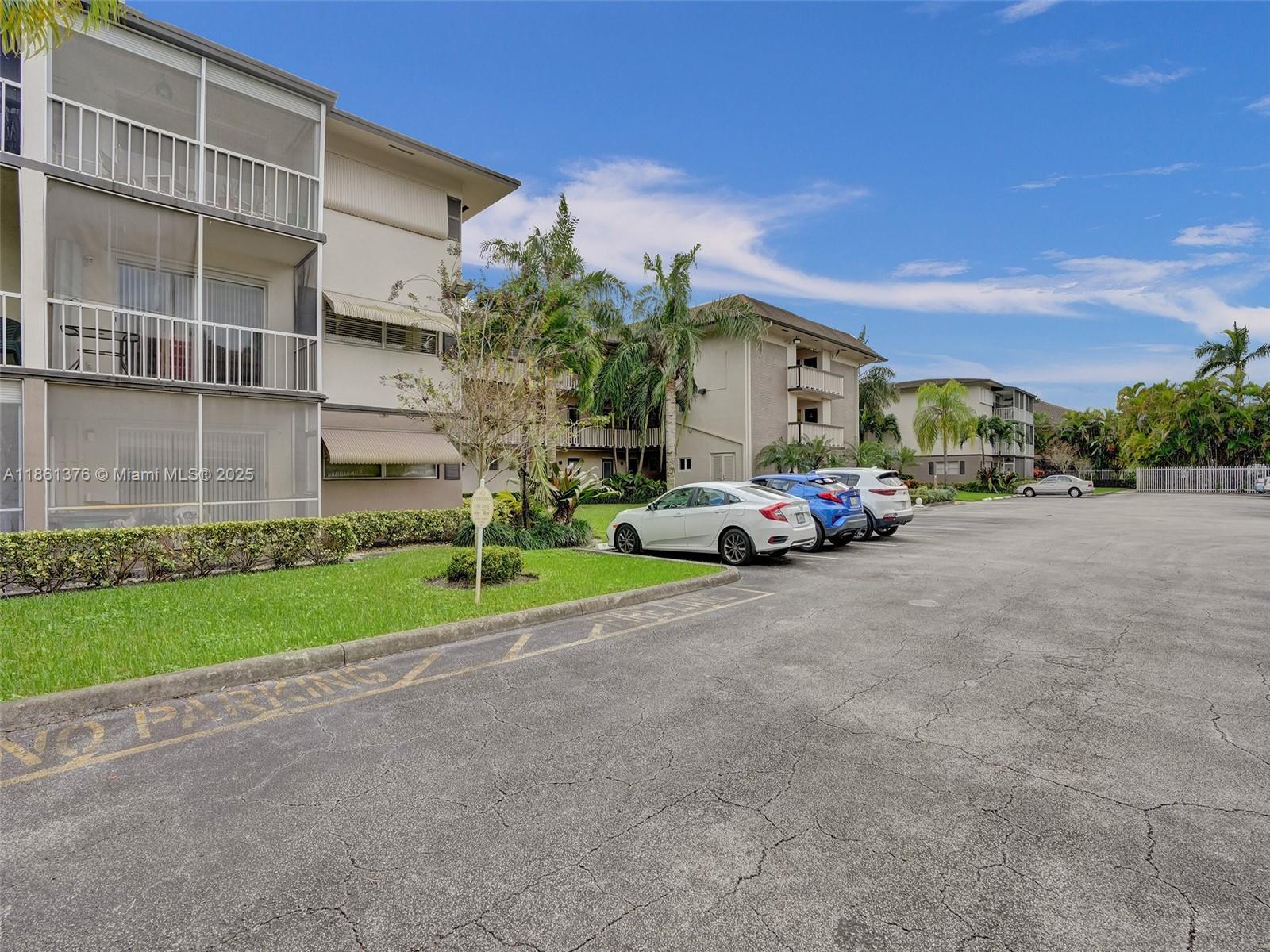 203 2 / 2 961 sq. ft. $ 2025-09-30 0 Photo