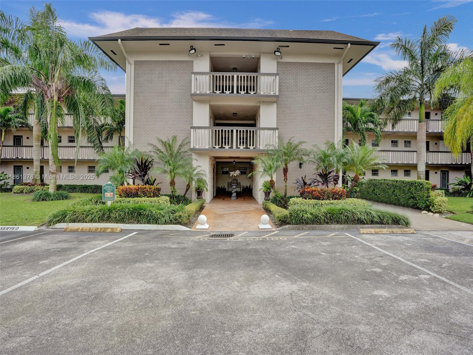 203 2 / 2 961 sq. ft. $ 2025-09-30 0 Photo