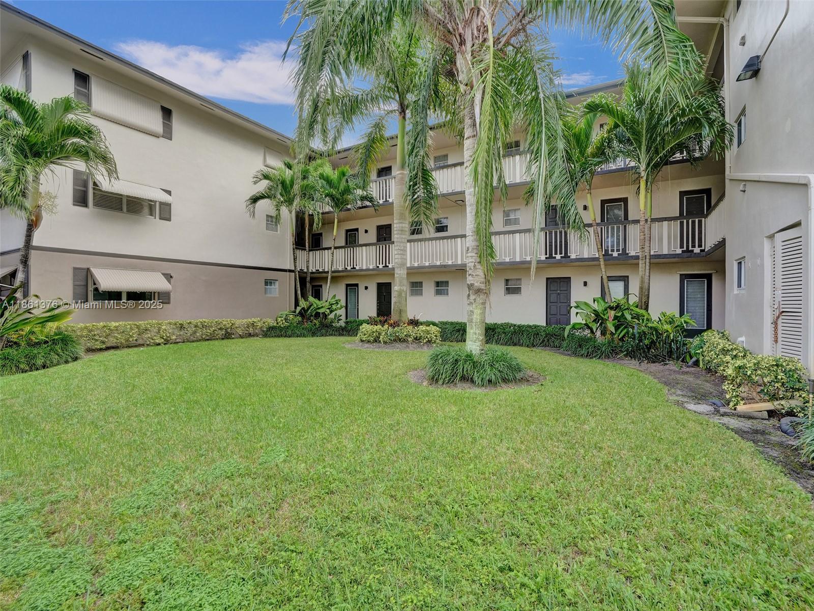 203 2 / 2 961 sq. ft. $ 2025-09-30 0 Photo