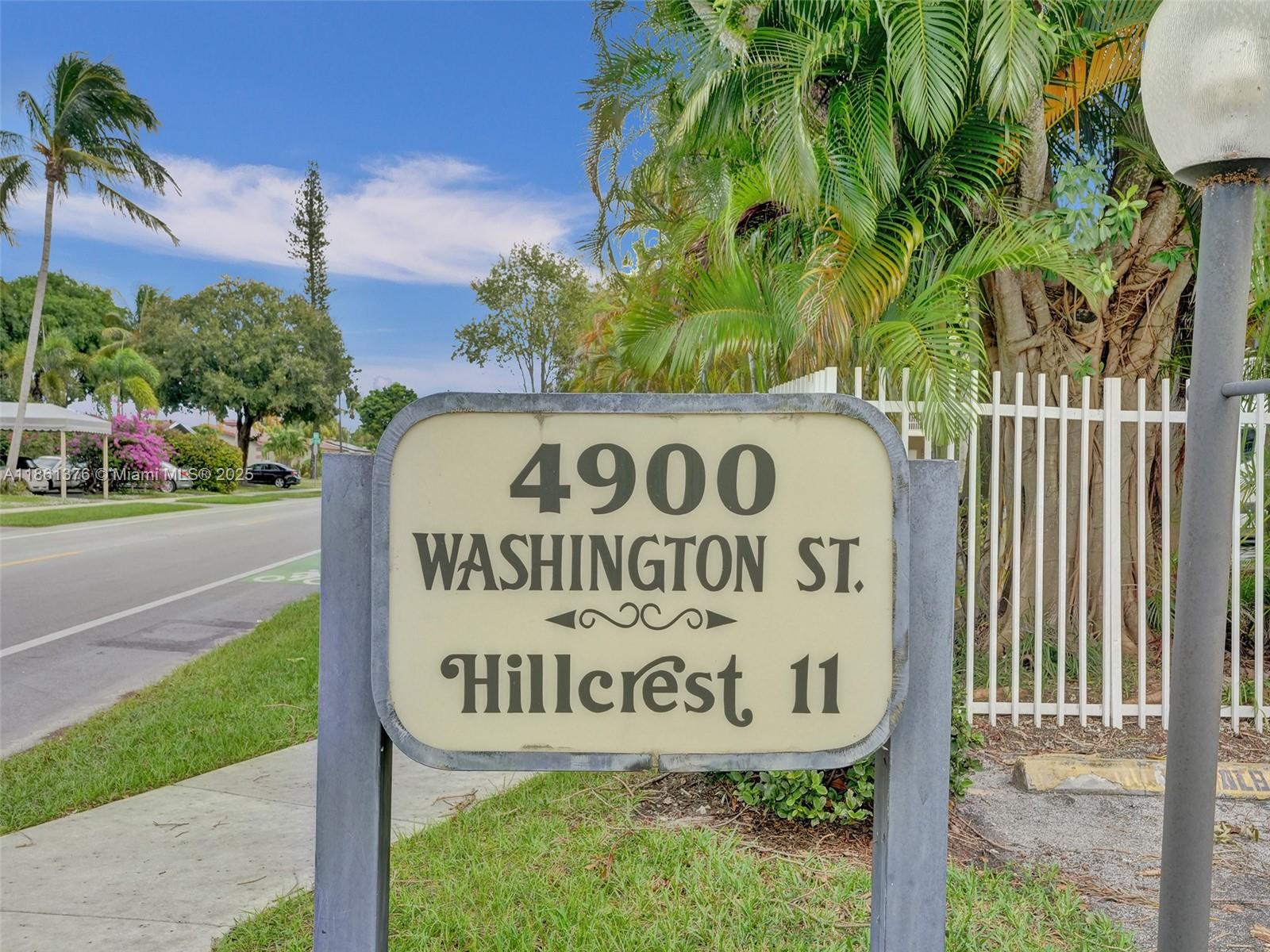 203 2 / 2 961 sq. ft. $ 2025-09-30 0 Photo