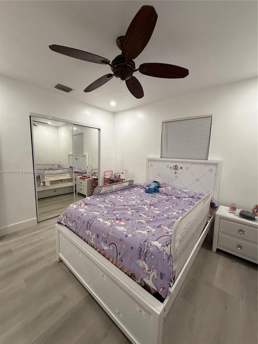 See details 3521 3 / 2 1014 sq. ft. $ 2025-08-19 0 Photo