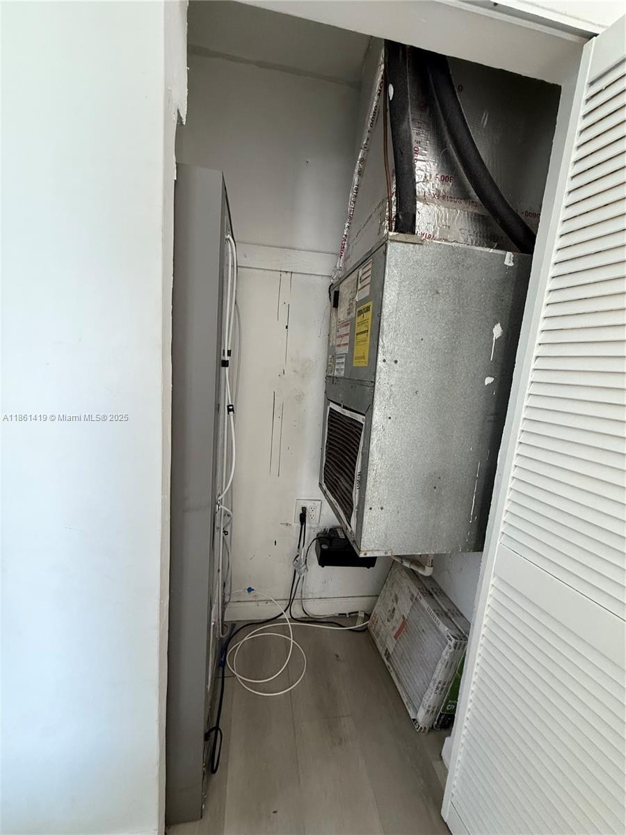 See details 3521 3 / 2 1014 sq. ft. $ 2025-08-19 0 Photo