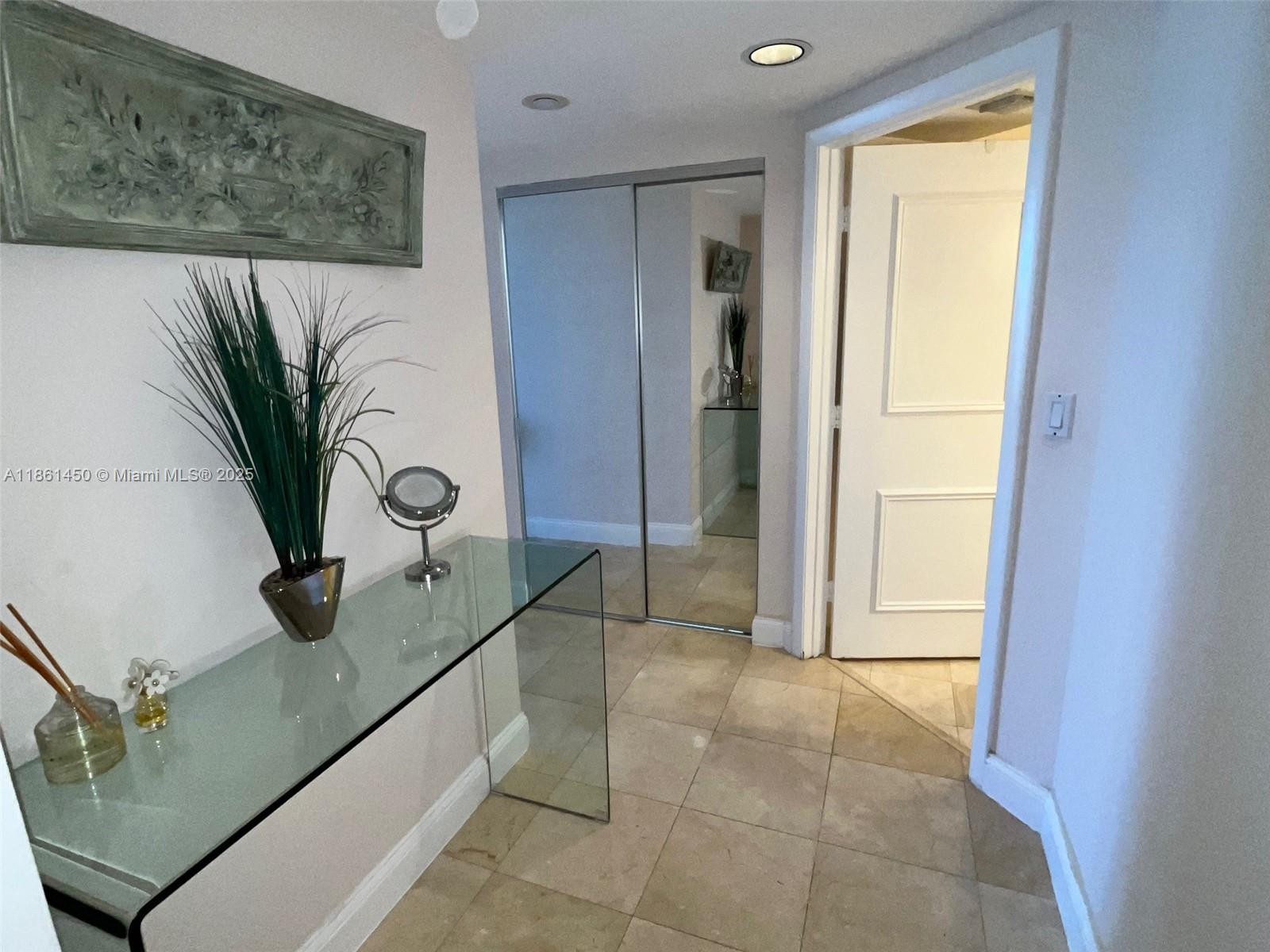 2707 3 / 3 1520 sq. ft. $ 2025-08-19 0 Photo