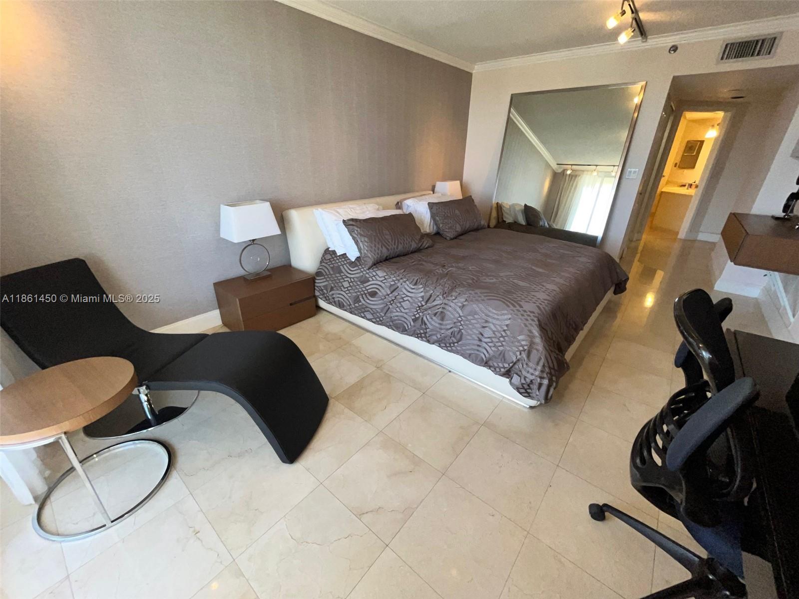 2707 3 / 3 1520 sq. ft. $ 2025-08-19 0 Photo