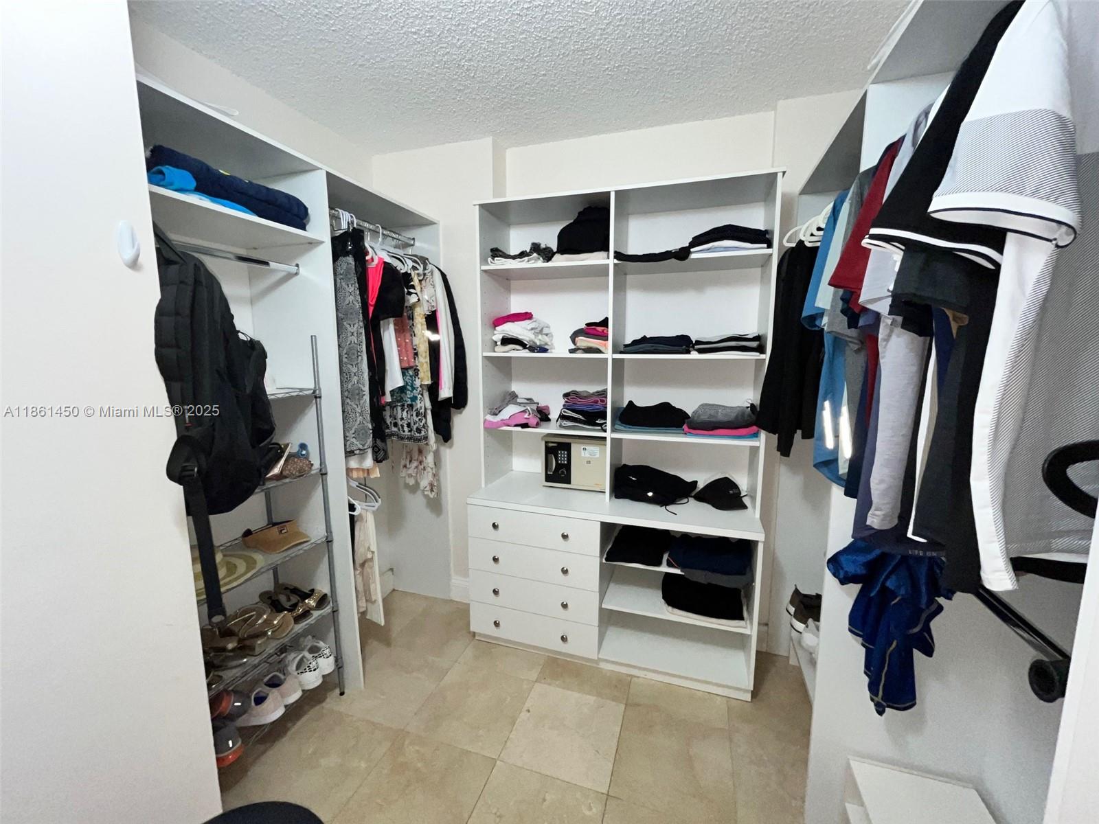 2707 3 / 3 1520 sq. ft. $ 2025-08-19 0 Photo