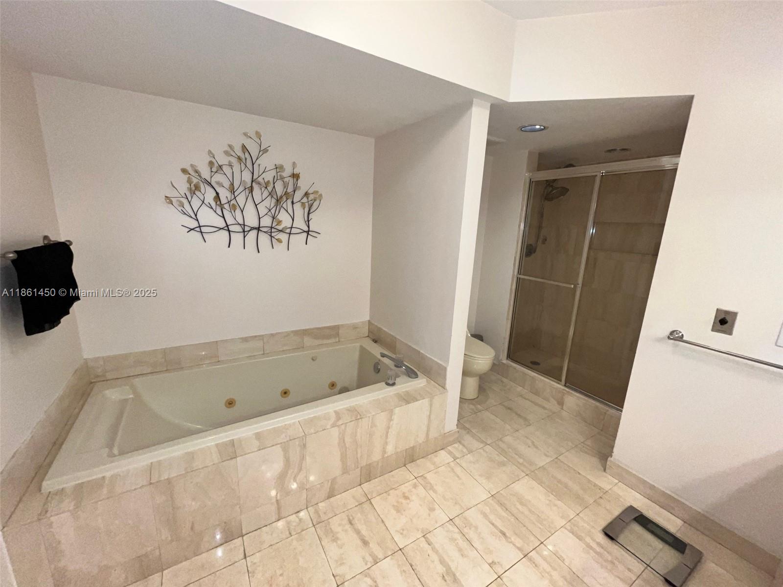 2707 3 / 3 1520 sq. ft. $ 2025-08-19 0 Photo