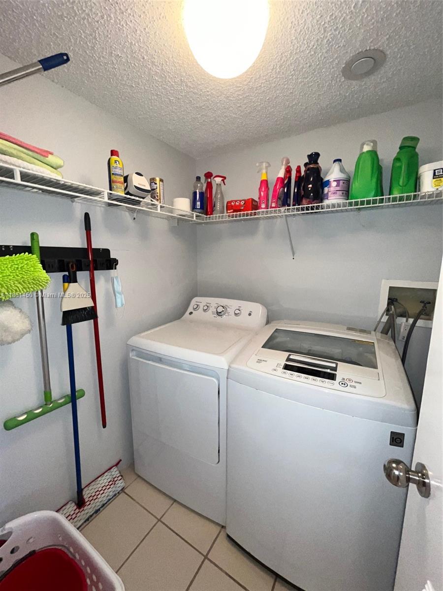 2707 3 / 3 1520 sq. ft. $ 2025-08-19 0 Photo