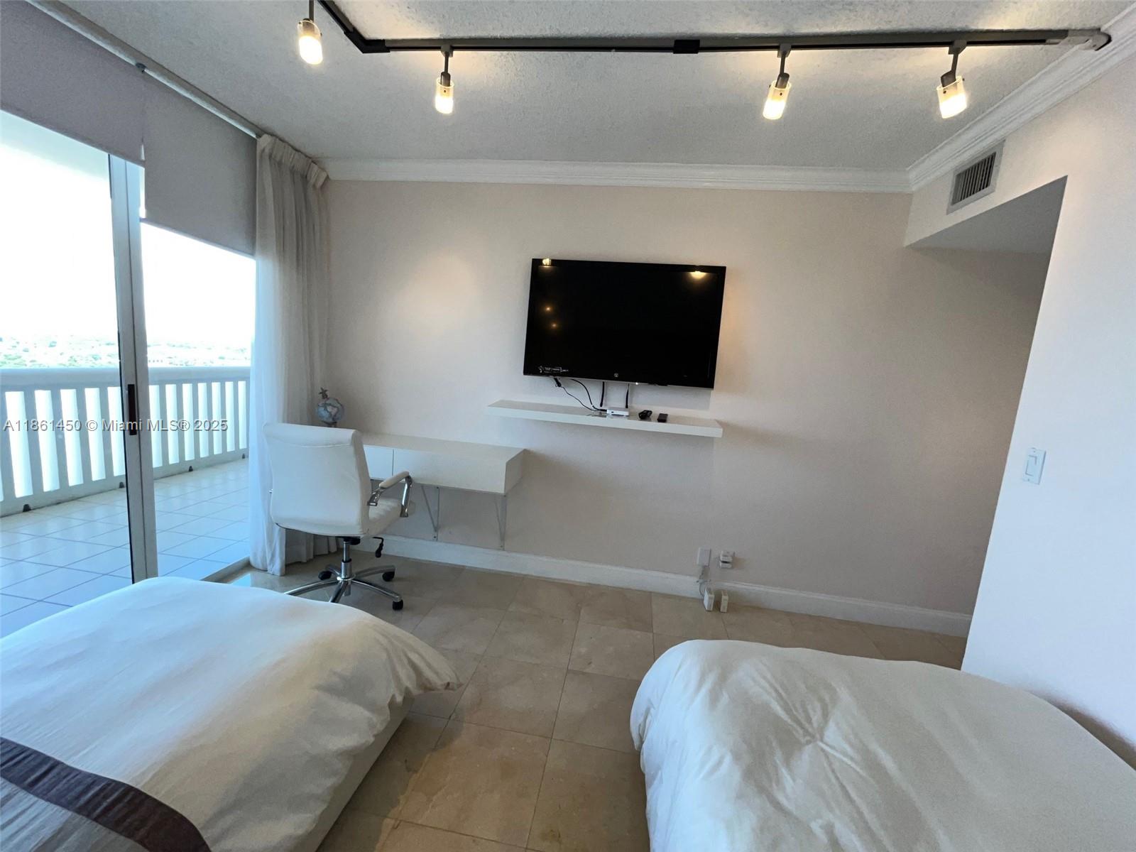 2707 3 / 3 1520 sq. ft. $ 2025-08-19 0 Photo