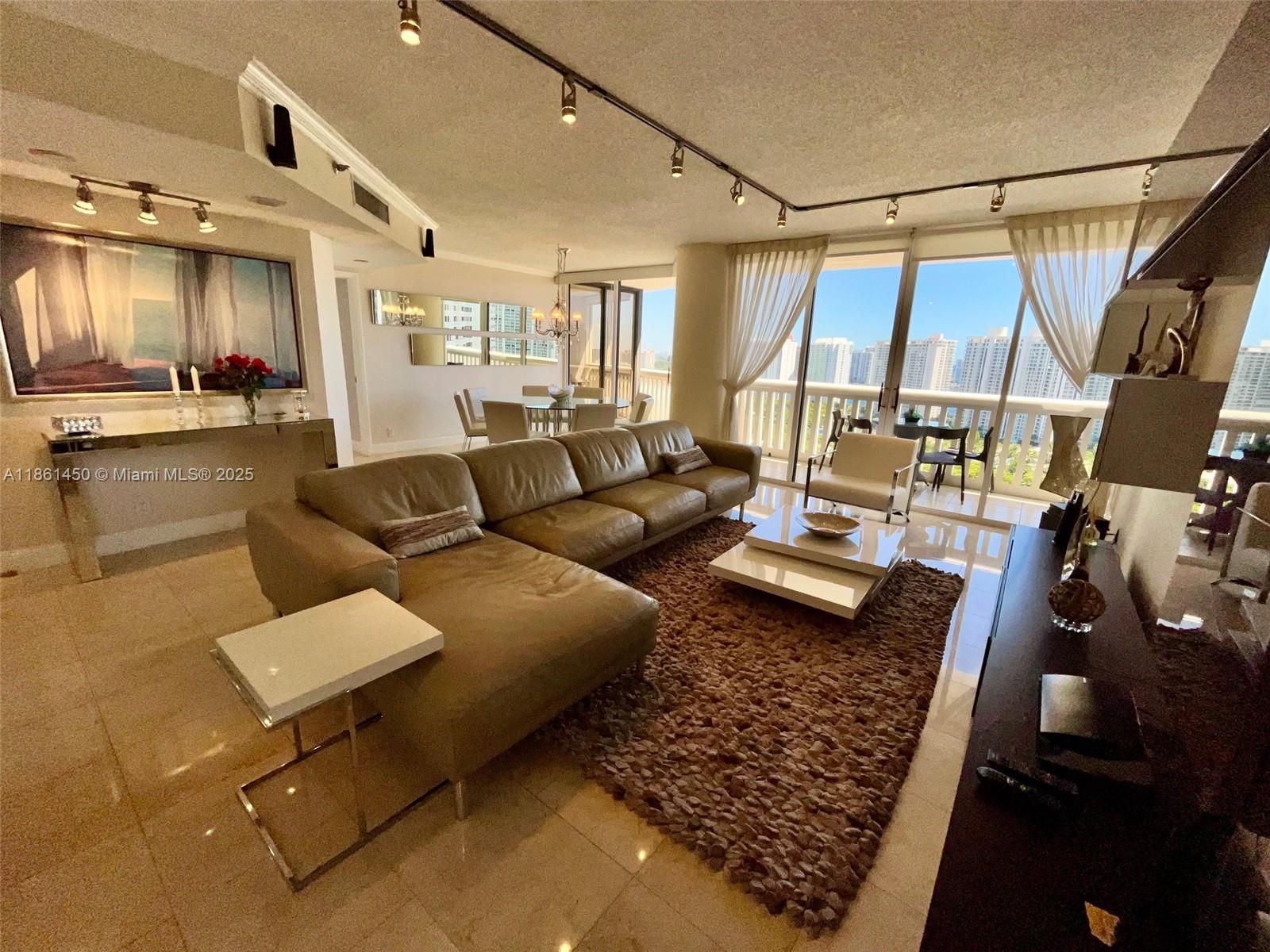 2707 3 / 3 1520 sq. ft. $ 2025-08-19 0 Photo