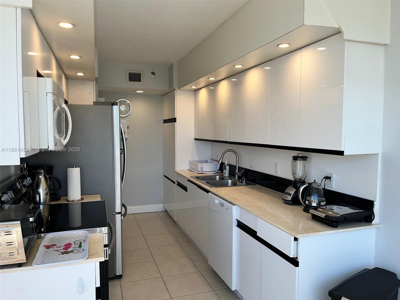2707 3 / 3 1520 sq. ft. $ 2025-08-19 0 Photo