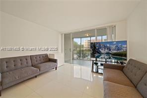 205-3 1 / 2 1036 sq. ft. $ 2025-09-25 0 Photo