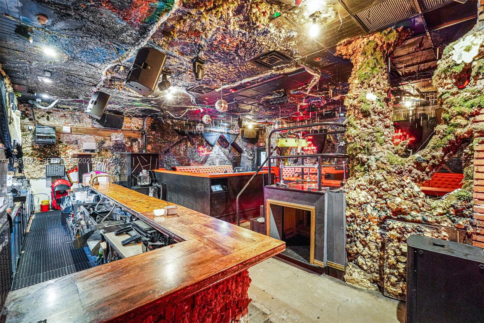   /   кв.футов $ 2026-03-13 0 Фото