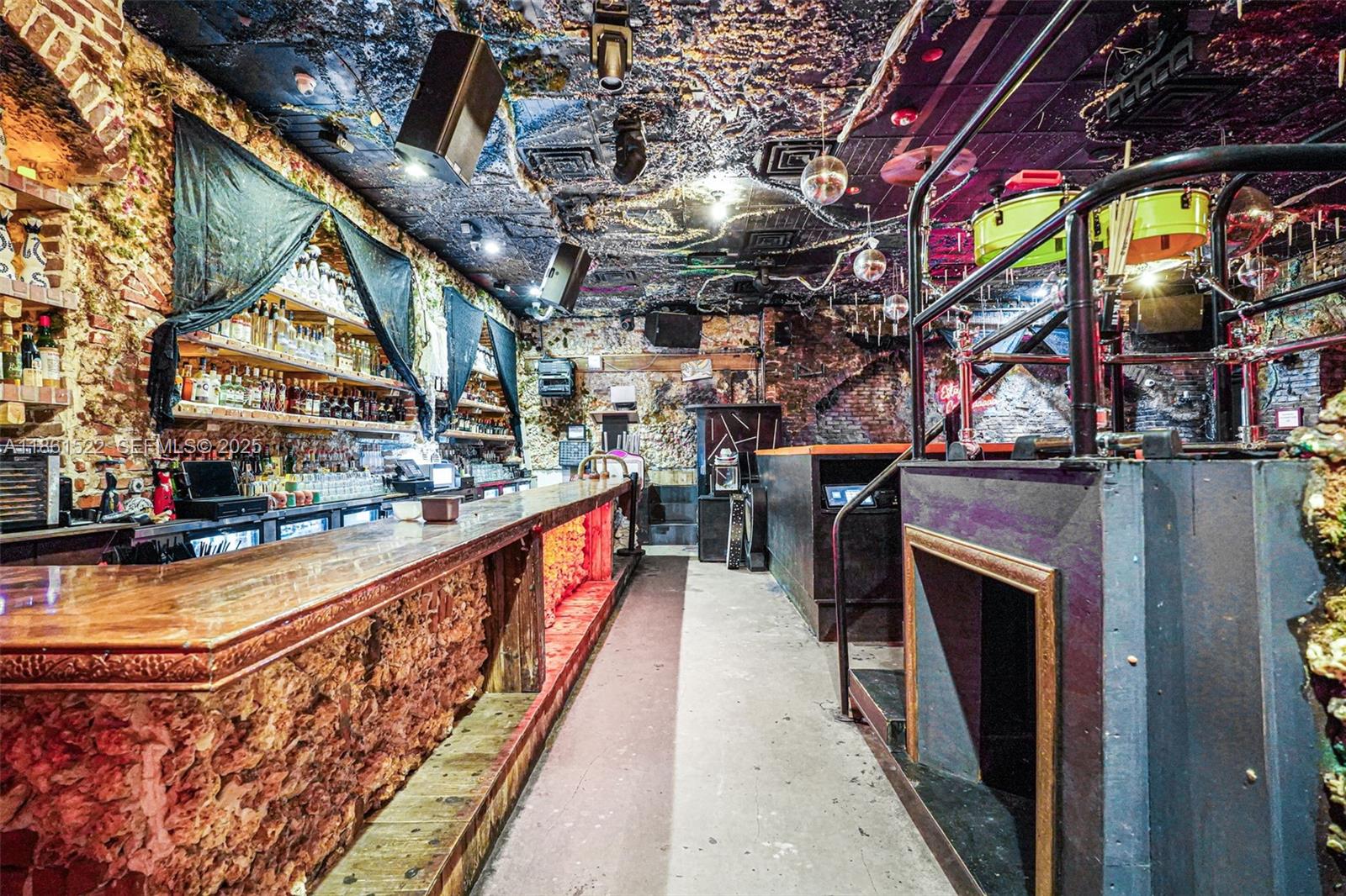   /   кв.футов $ 2026-03-13 0 Фото