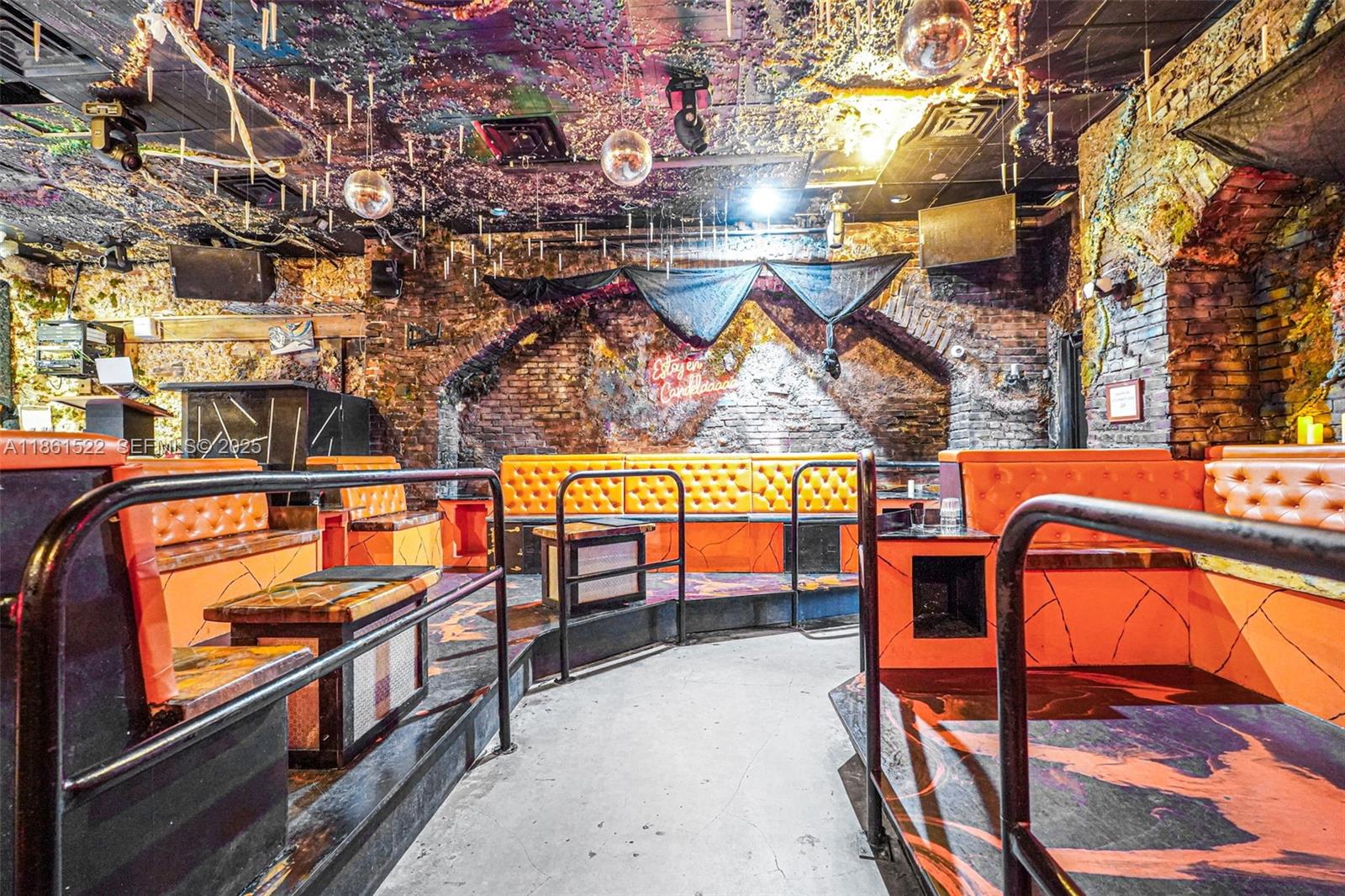   /   кв.футов $ 2026-03-13 0 Фото