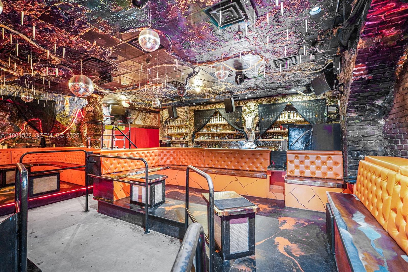   /   кв.футов $ 2026-03-13 0 Фото