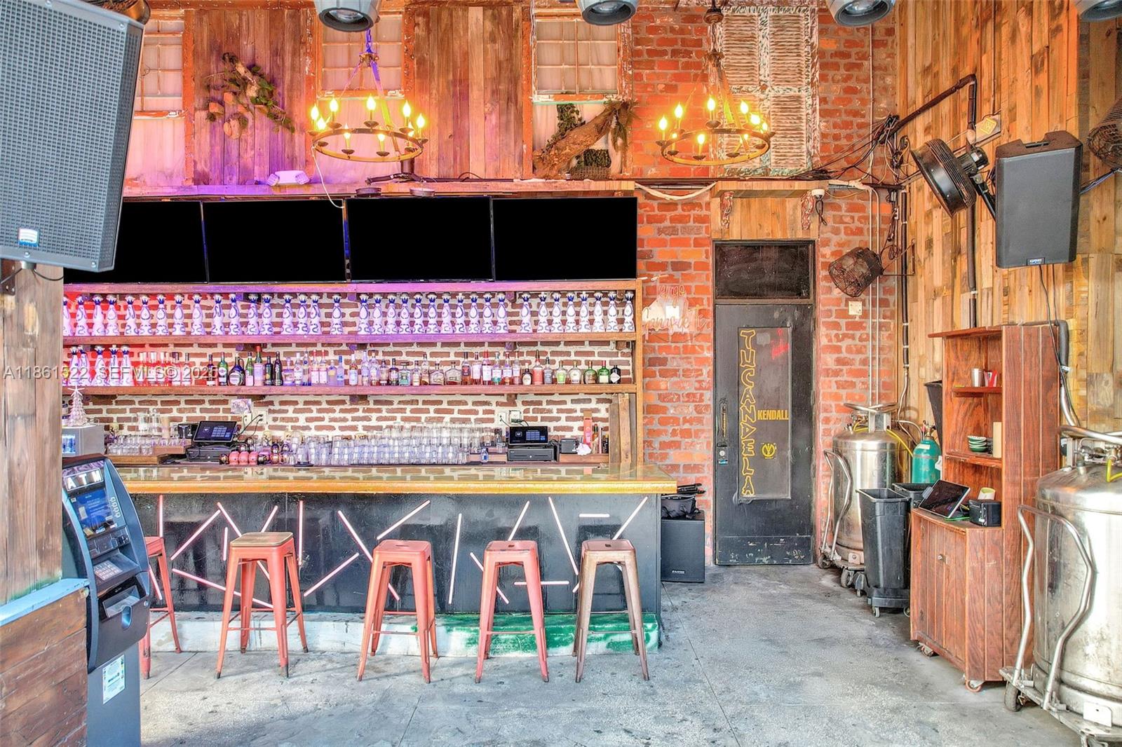   /   кв.футов $ 2026-03-13 0 Фото