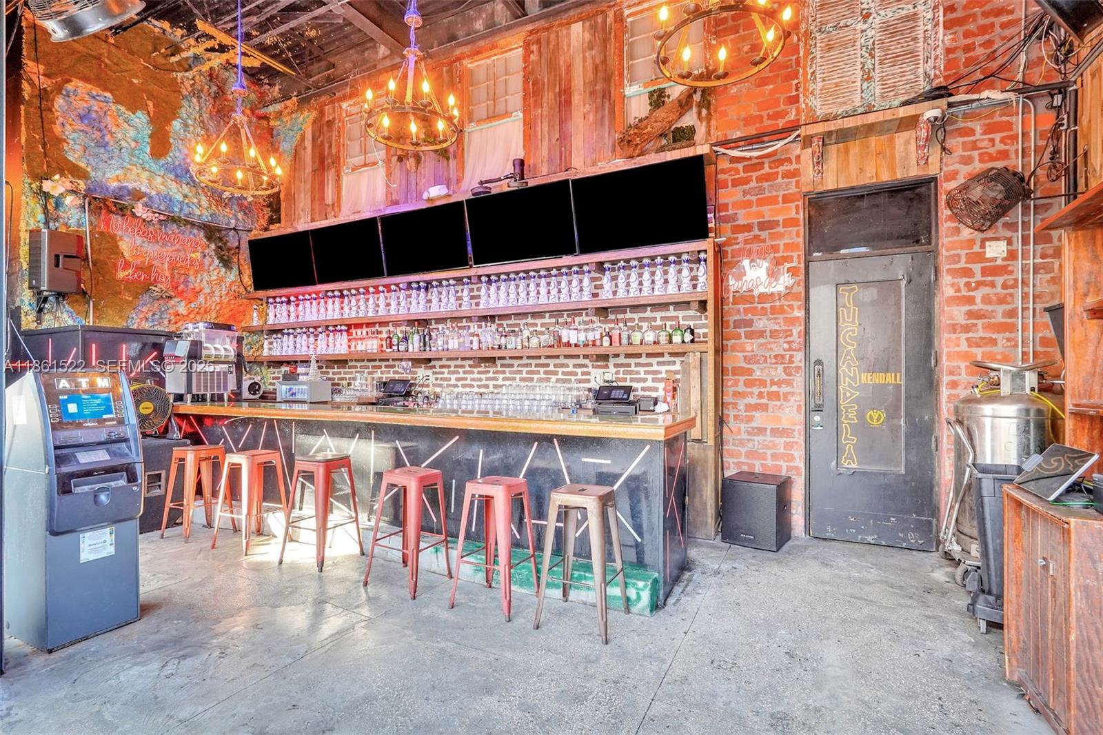   /   кв.футов $ 2026-03-13 0 Фото