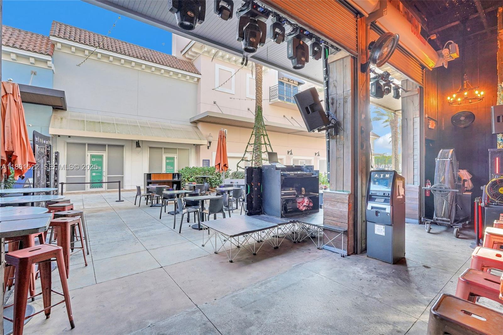   /   кв.футов $ 2026-03-13 0 Фото