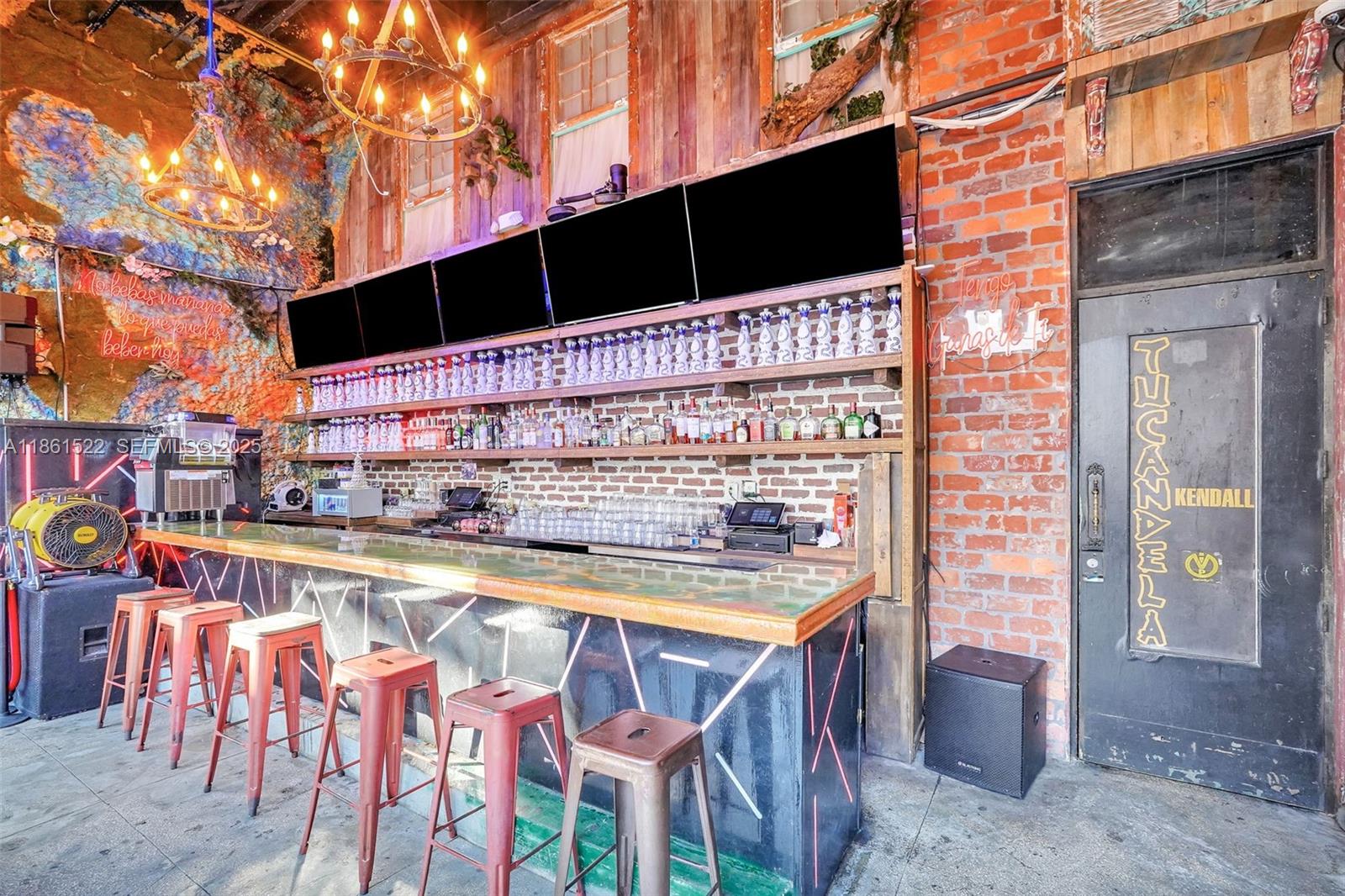   /   кв.футов $ 2026-03-13 0 Фото