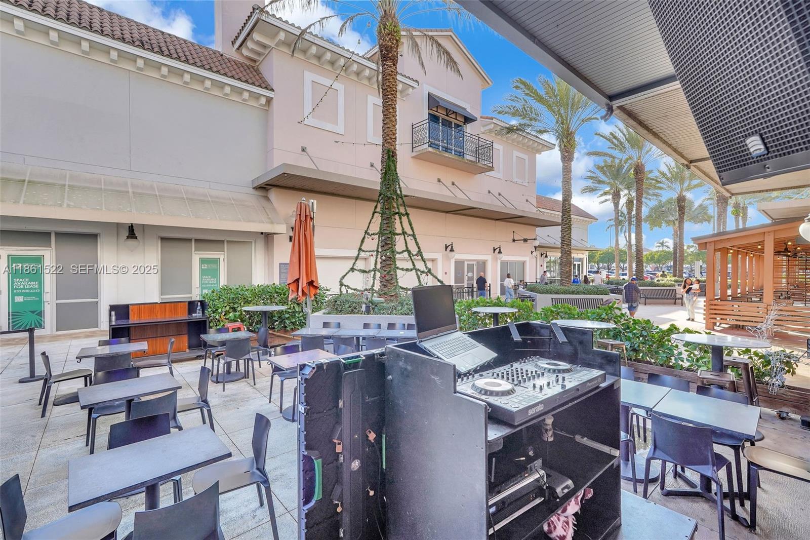   /   кв.футов $ 2026-03-13 0 Фото