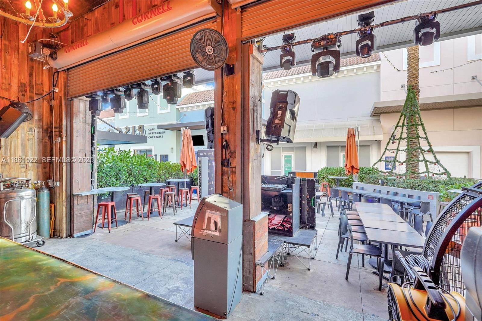   /   кв.футов $ 2026-03-13 0 Фото