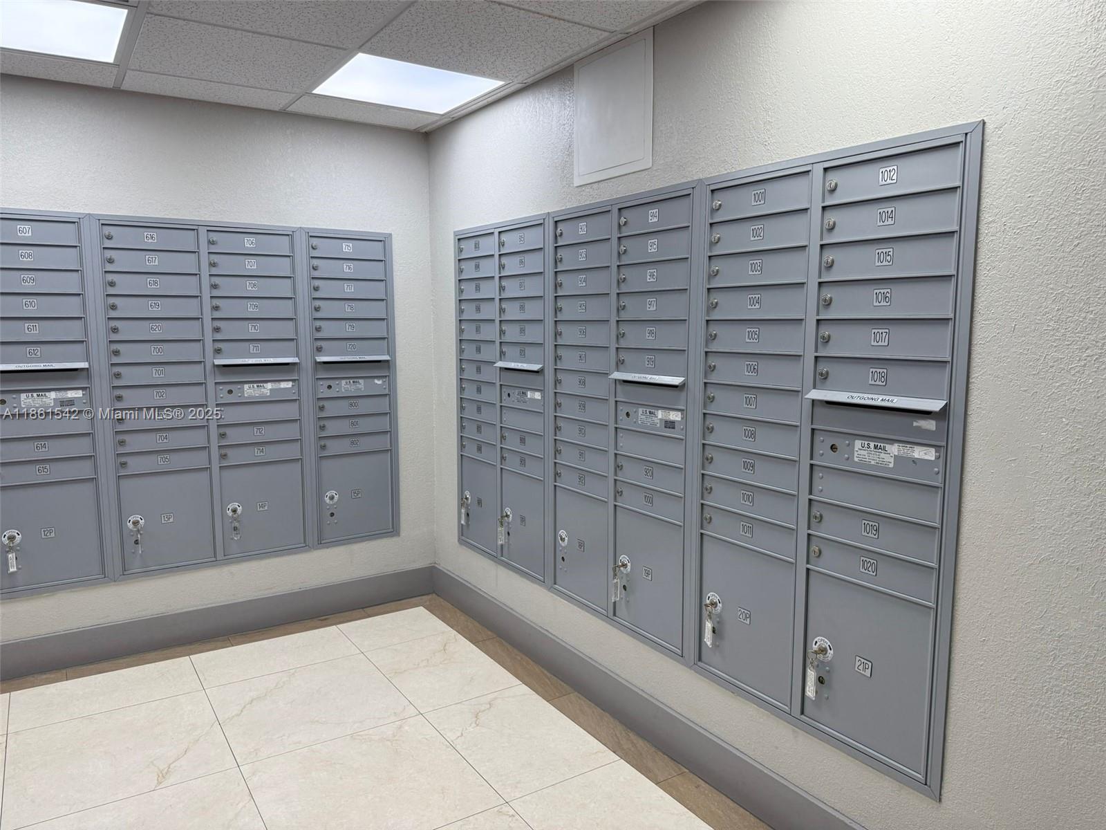 112 2 / 2 1132 sq. ft. $ 2025-08-19 0 Photo