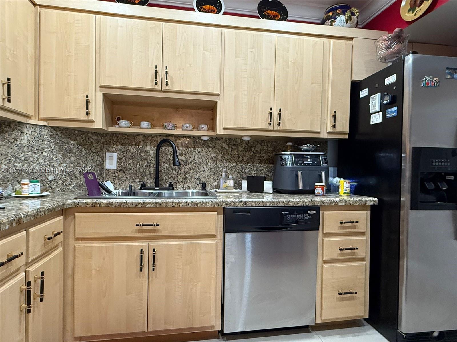 112 2 / 2 1132 sq. ft. $ 2025-08-19 0 Photo