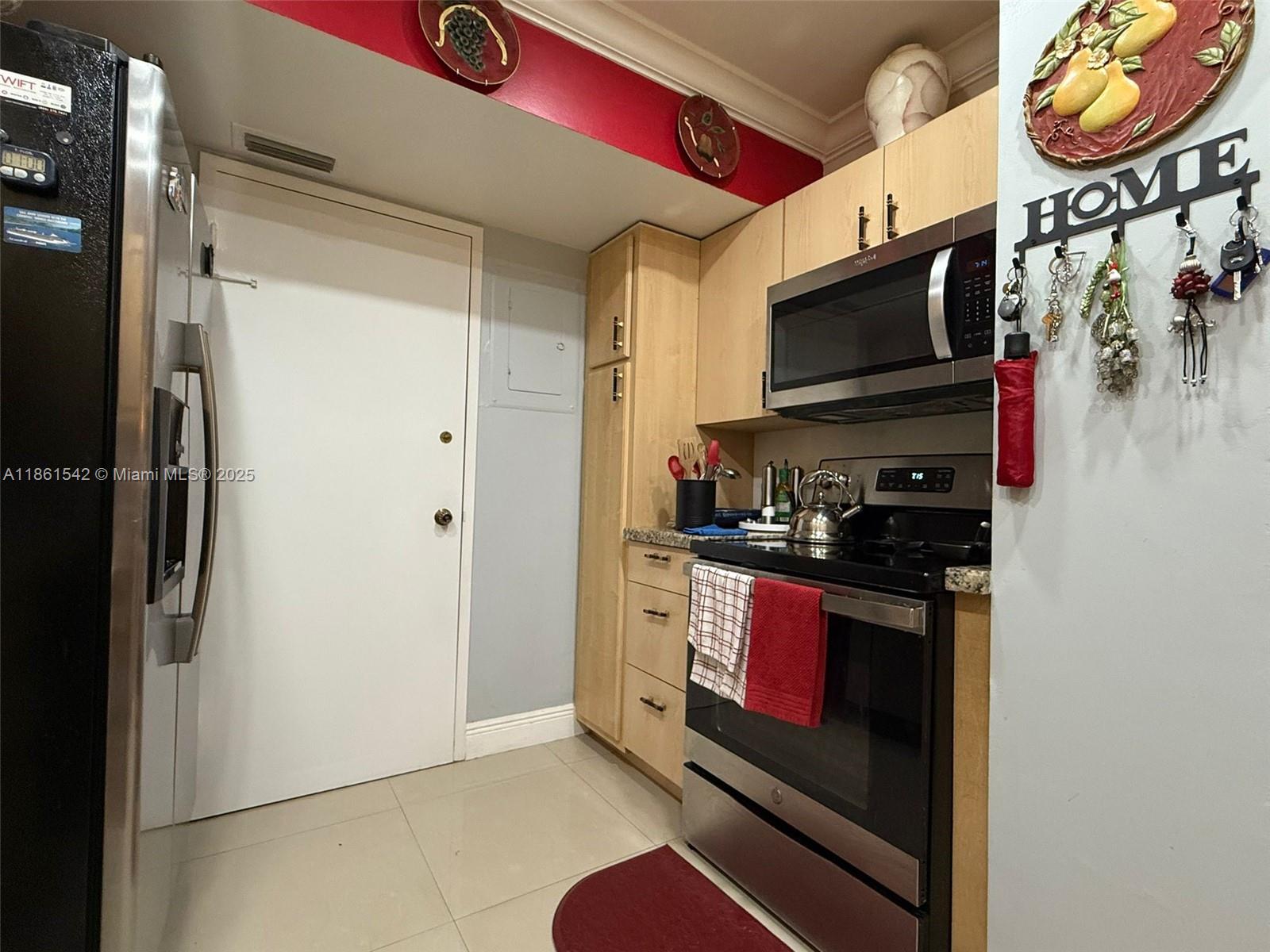 112 2 / 2 1132 sq. ft. $ 2025-08-19 0 Photo