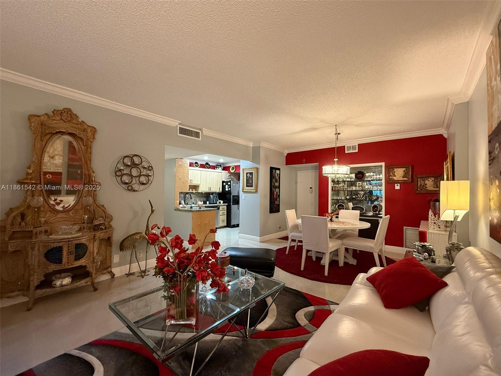 112 2 / 2 1132 sq. ft. $ 2025-08-19 0 Photo