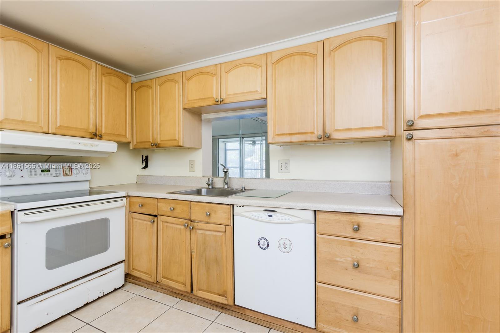 Photo of 301 14th Ave  #108, Hallandale Beach, Florida, 33009 - 