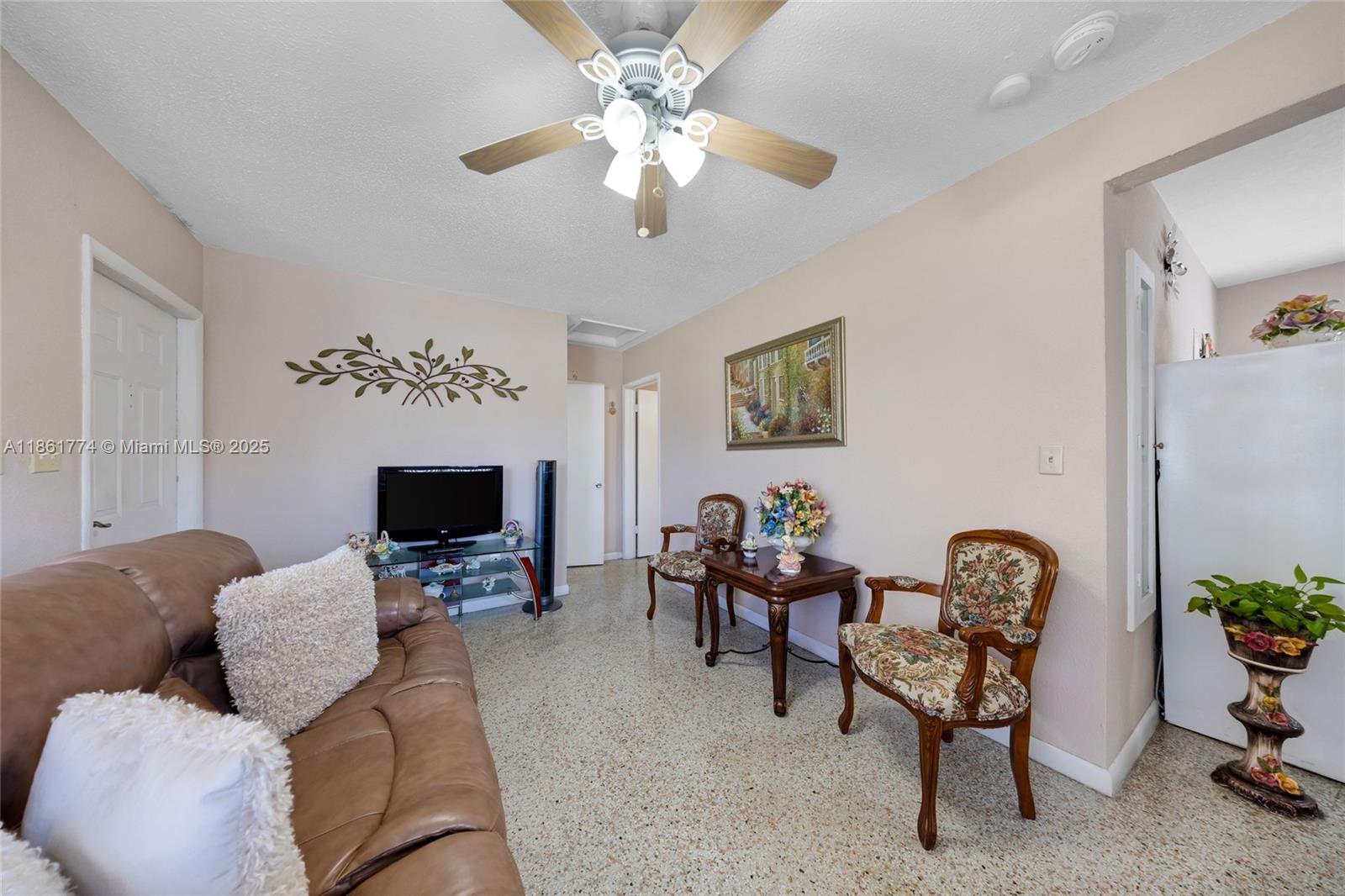See details / sq. ft. $ 2025-08-19 0 Photo
