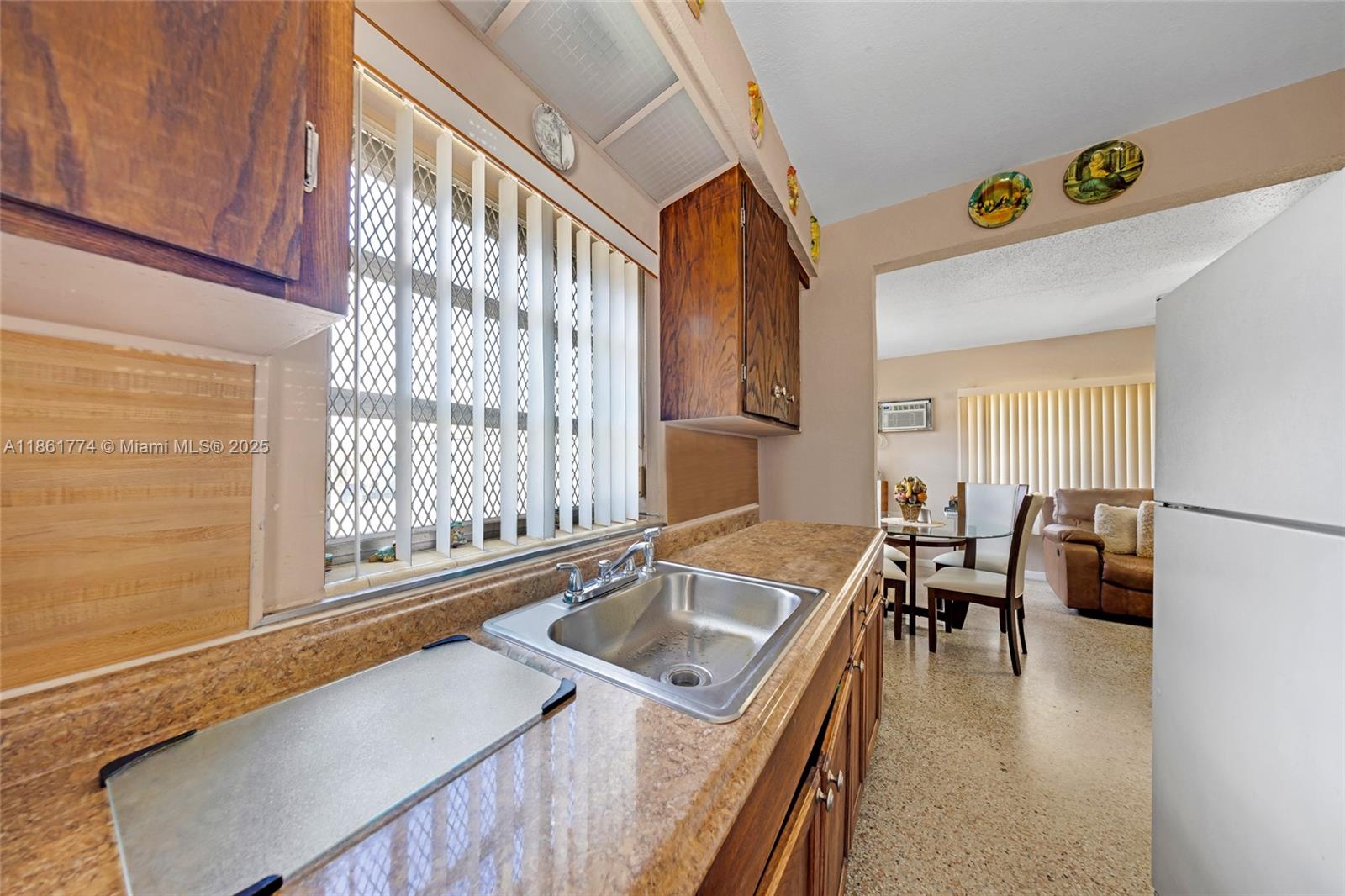 See details / sq. ft. $ 2025-08-19 0 Photo