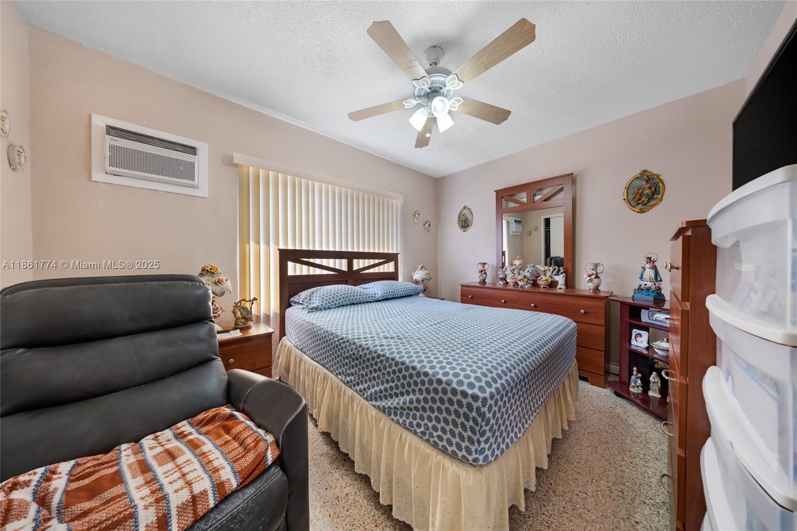 See details / sq. ft. $ 2025-08-19 0 Photo