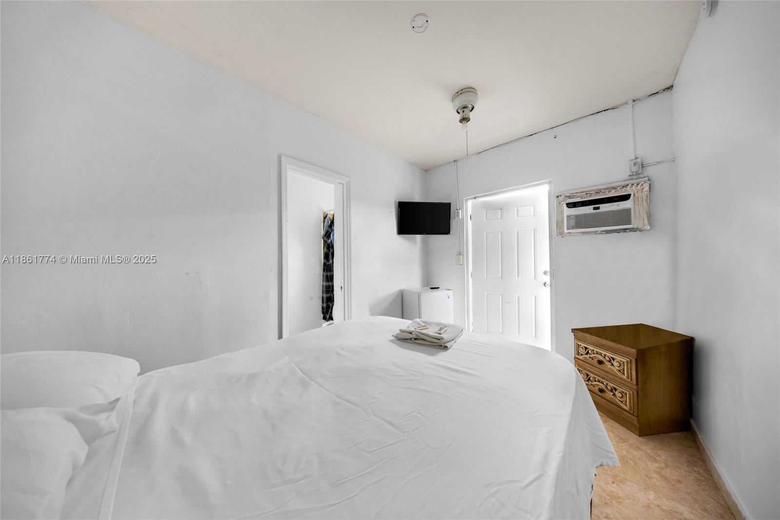 See details / sq. ft. $ 2025-08-19 0 Photo