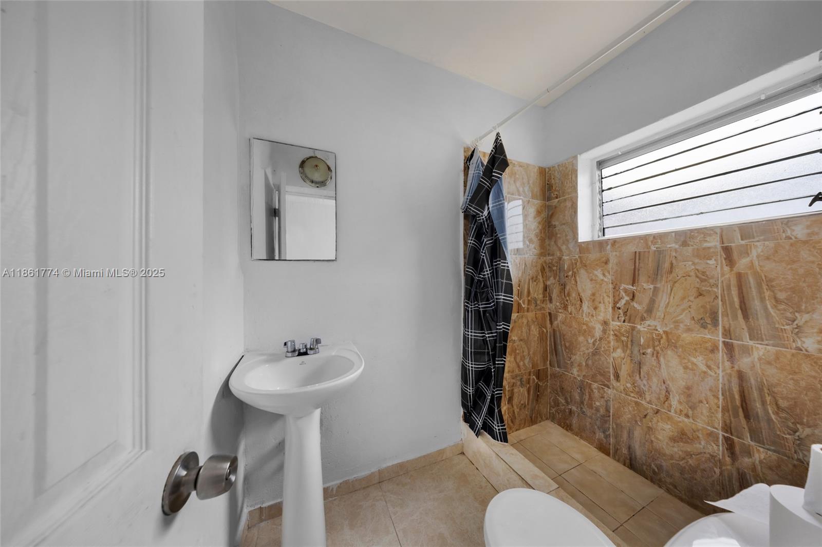 See details / sq. ft. $ 2025-08-19 0 Photo