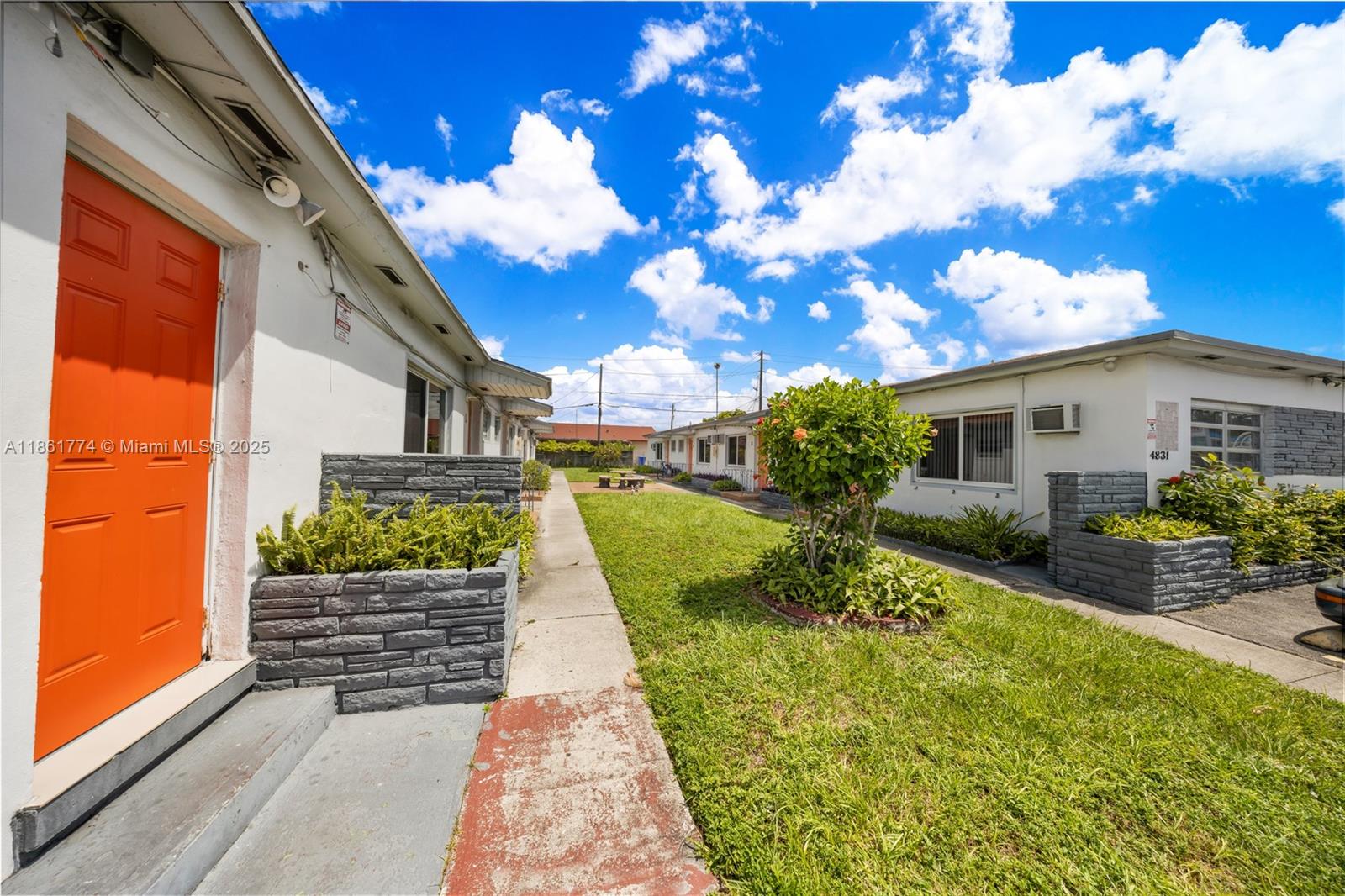 See details / sq. ft. $ 2025-08-19 0 Photo