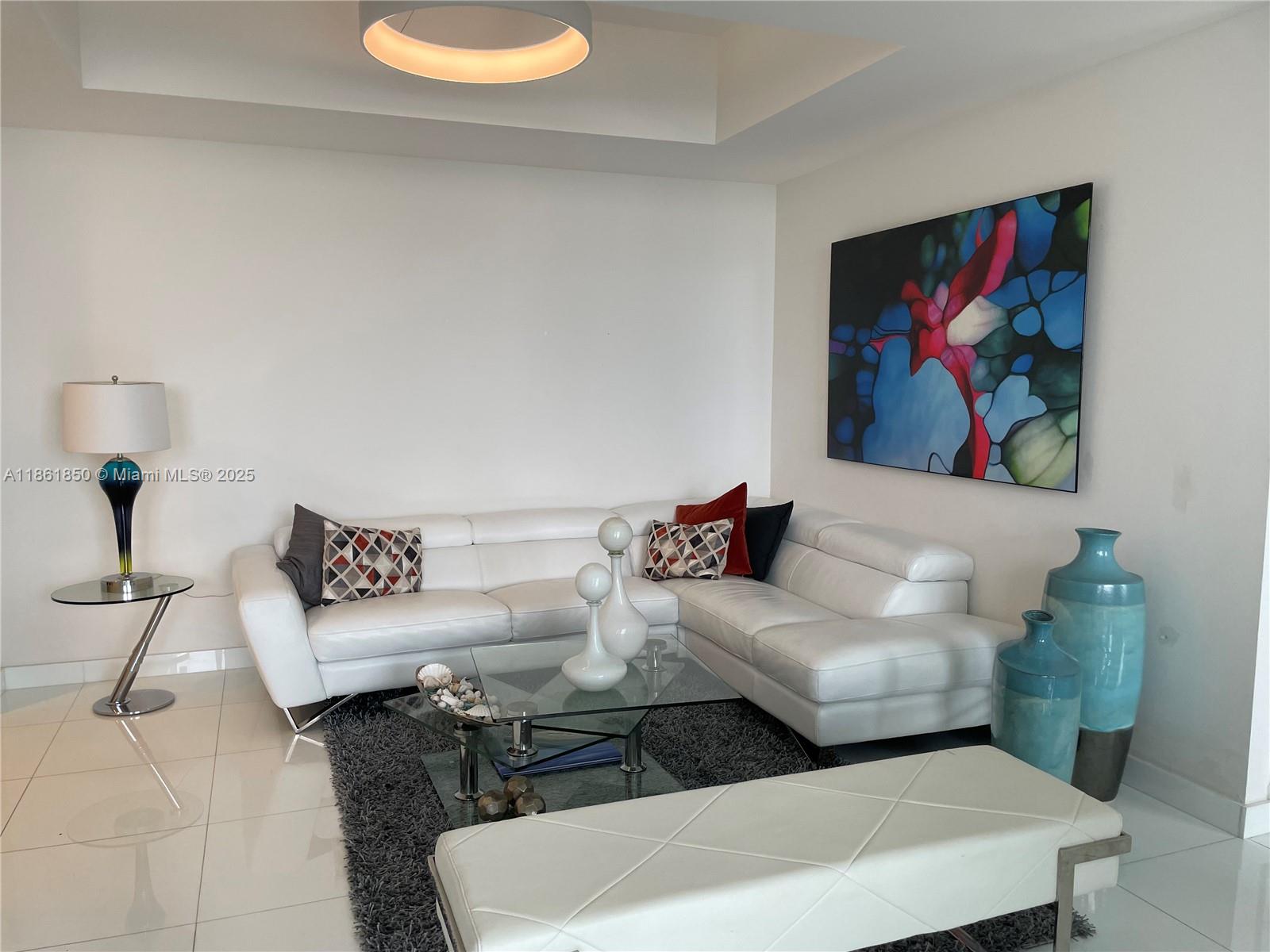 See details 2305 2 / 2 1463 sq. ft. $ 2025-08-19 0 Photo