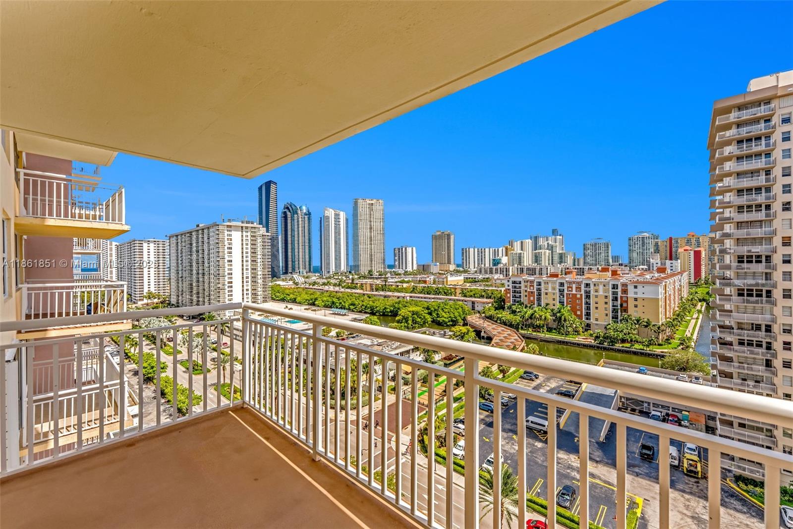 See details 1414 2 / 2 943 sq. ft. $ 2025-08-19 0 Photo
