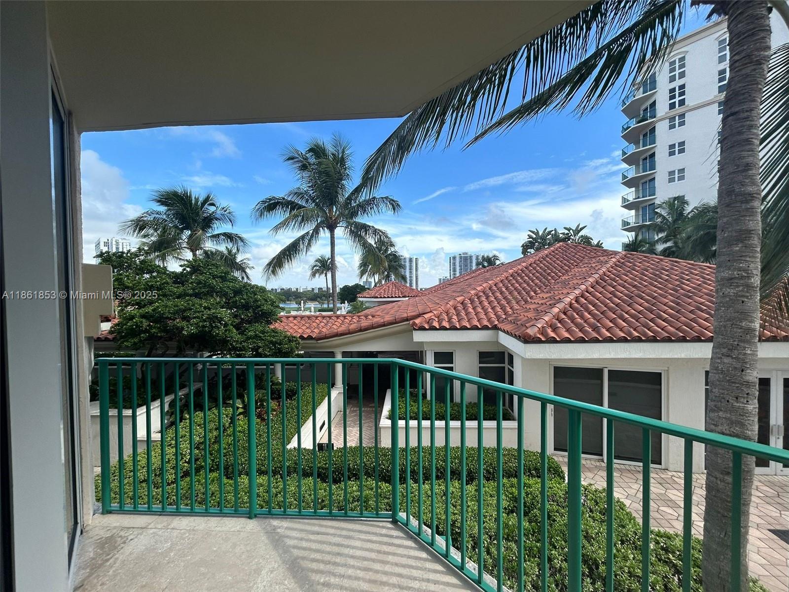 Photo of 19900 Country Club Dr  #612, Aventura, Florida, 33180 - 
