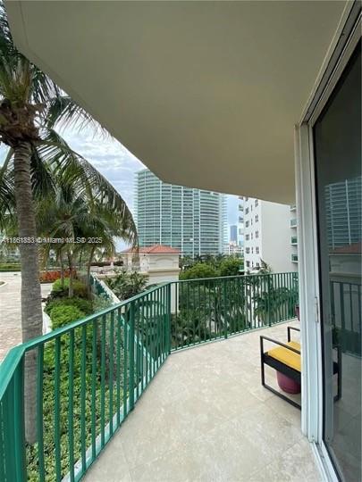 Photo of 19900 Country Club Dr  #612, Aventura, Florida, 33180 - 