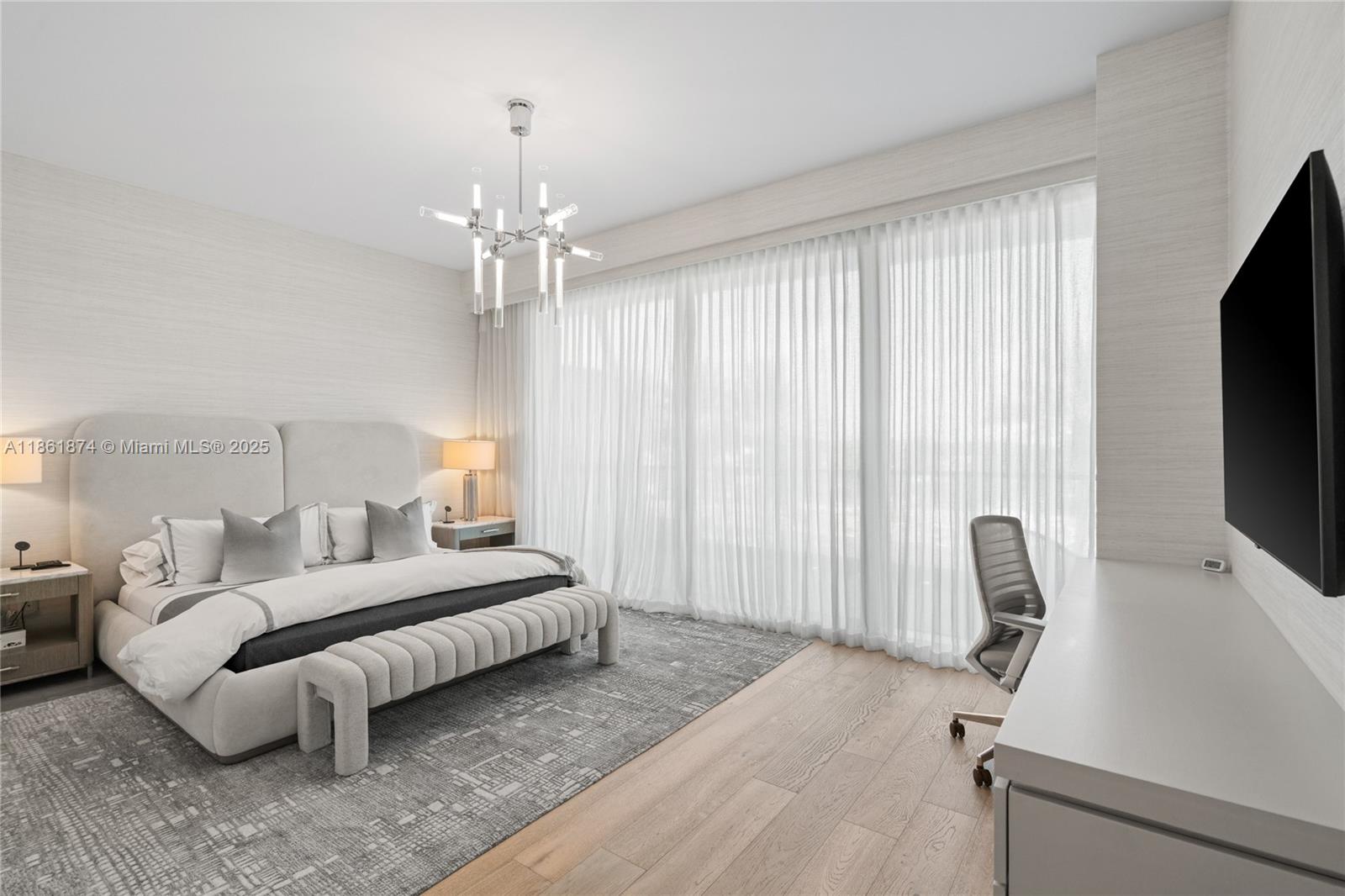 303 3 / 5 3325 sq. ft. $ 2025-08-19 0 Photo