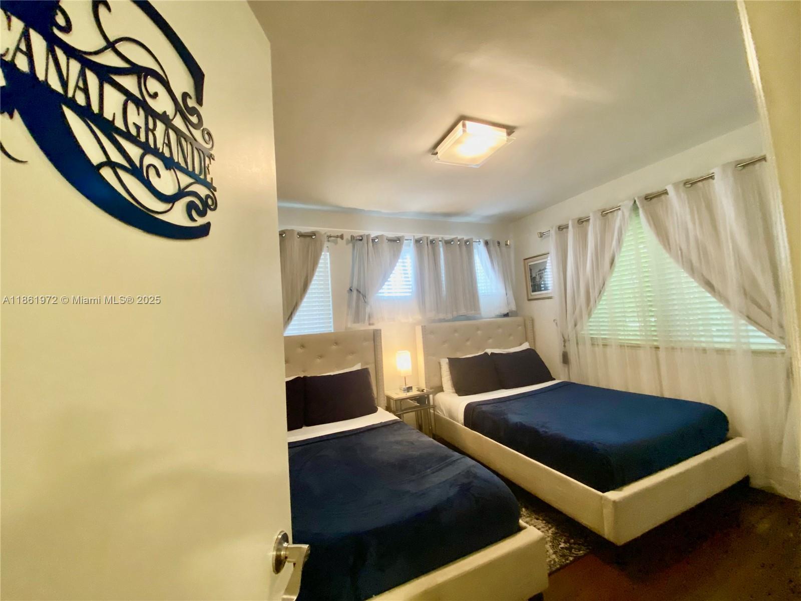 See details / 5212 sq. ft. $ 2025-08-19 0 Photo