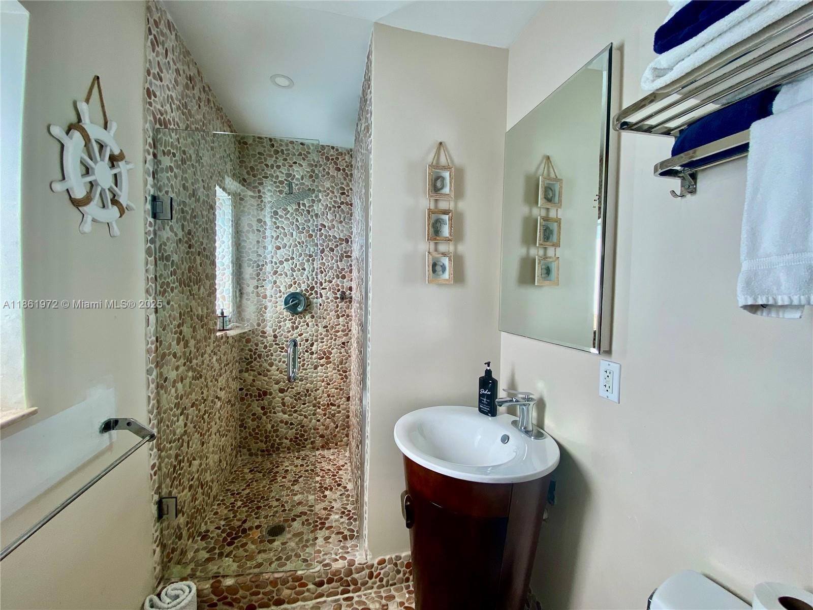 See details / 5212 sq. ft. $ 2025-08-19 0 Photo