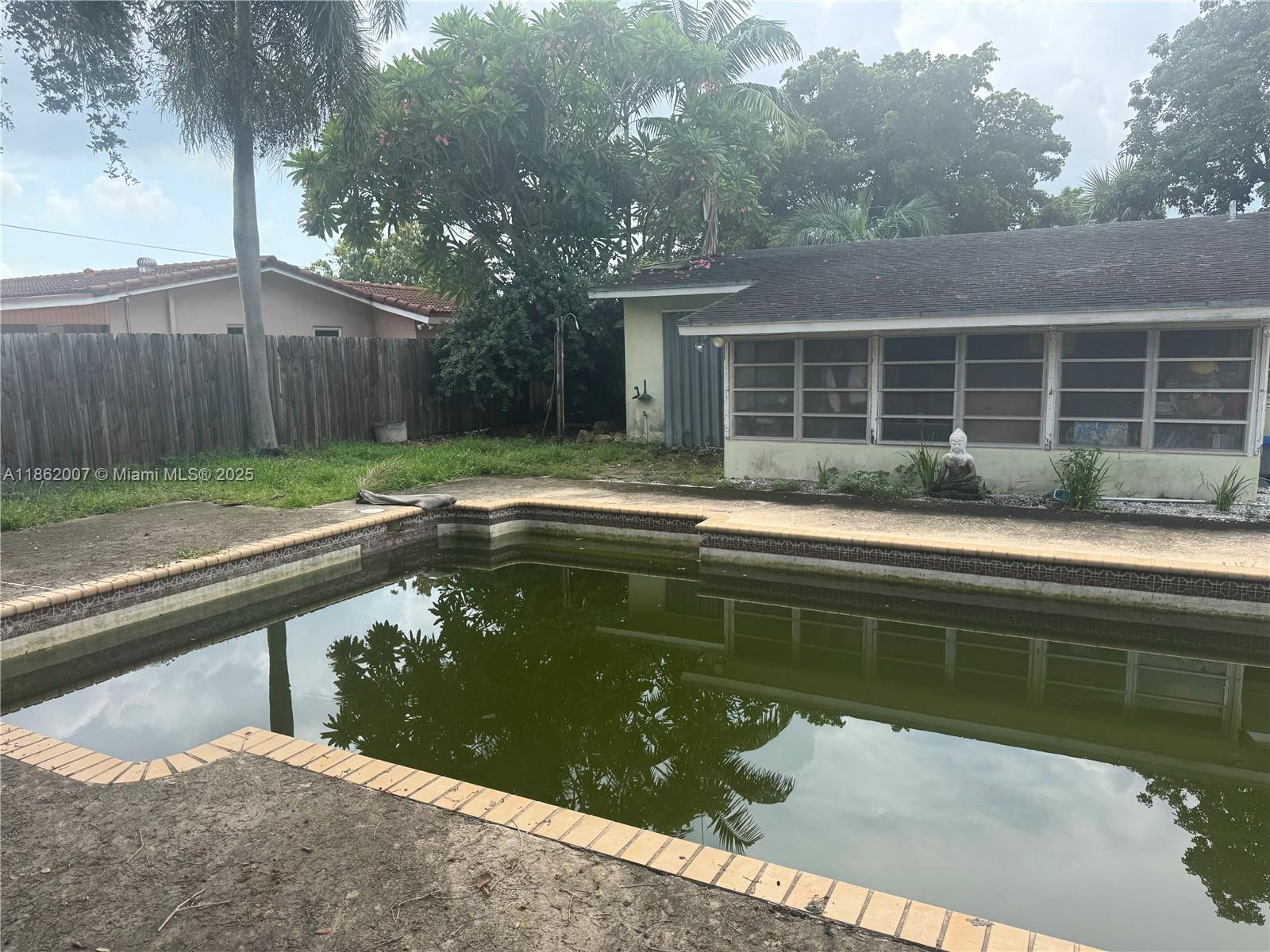 9755 3 / 2 1404 sq. ft. $ 2025-09-26 0 foto